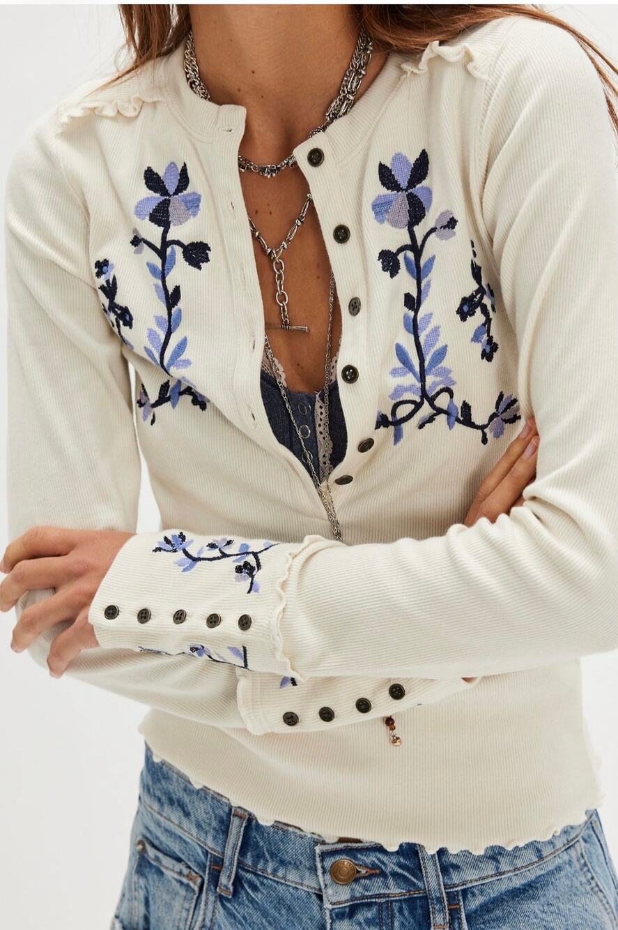 NWT fleur embroidered cuff Henley long sleeve tea cookie